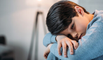 5 traumas financeiros na infância