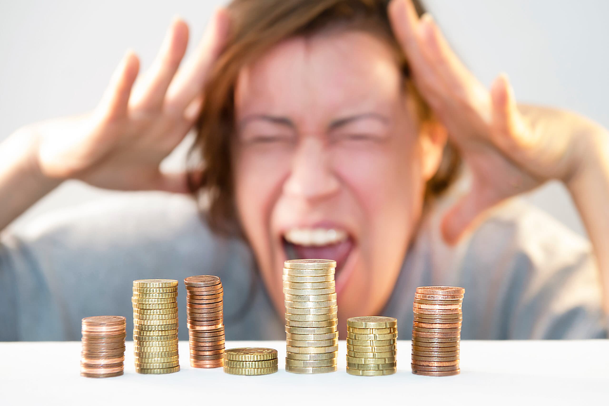 A Queda do Alto Escalão: Navegando a Crise Financeira Após a Perda de um Emprego de Alta Renda em 2025