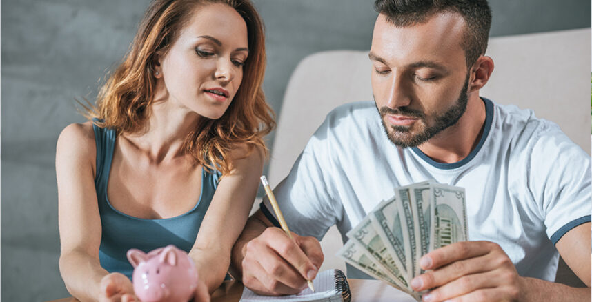 Transparência Financeira entre casal, dividindo as despesas juntos