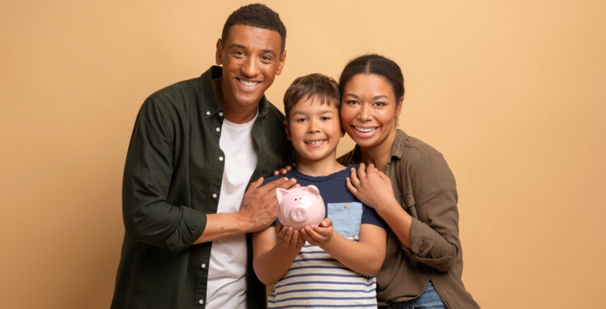Family joy and togetherness captured in a warm moment of love pedro braggio consultoria financeira familiar scaled